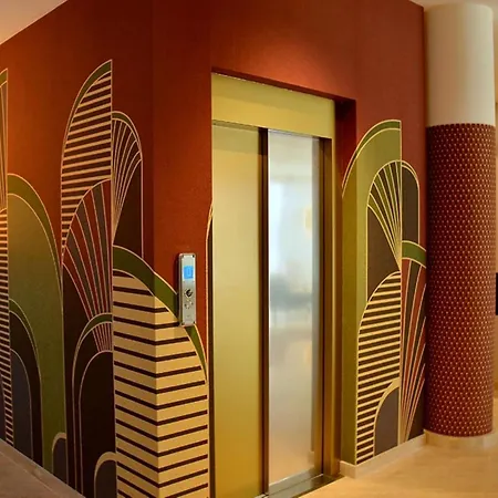 Apartment Flat With A Spacious Sunny Terrace - Beahost