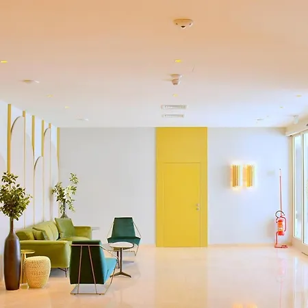 Flat With A Spacious Sunny Terrace - Beahost *