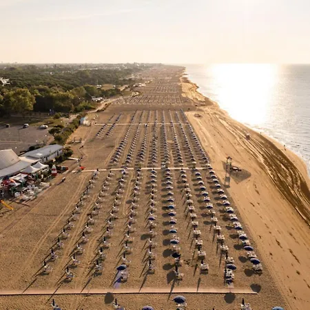 Flat With A Spacious Sunny Terrace - Beahost * Μπιμπιόνε