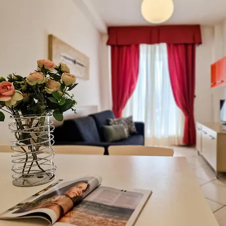 Flat With A Spacious Sunny Terrace - Beahost