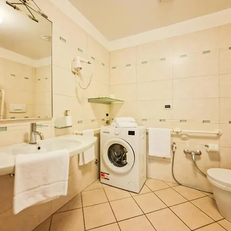 Apartment Flat With A Spacious Sunny Terrace - Beahost