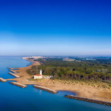 Flat With A Spacious Sunny Terrace - Beahost Apartment *